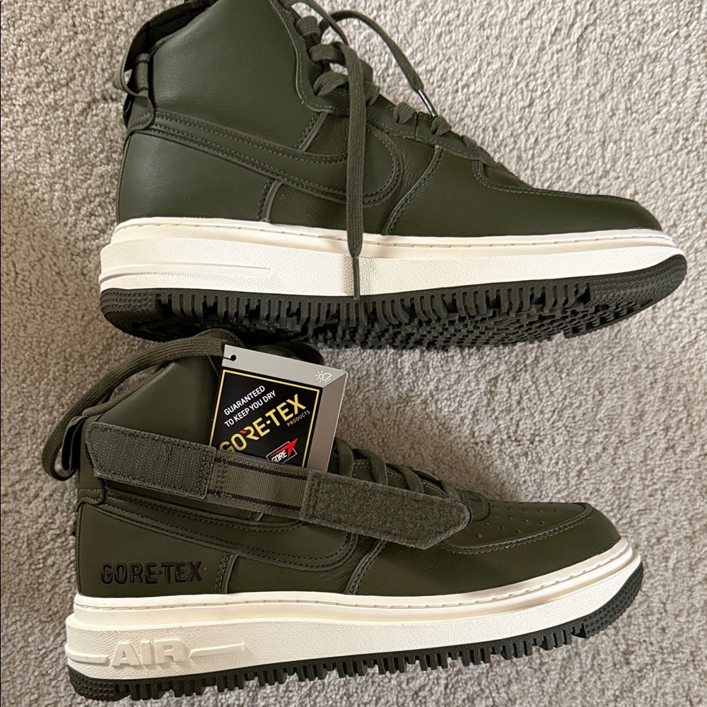New 9.5 Nike Air Force 1 GORE-TEX Men's Olive High-Top Sneakers